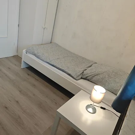 Work&stay 6 Betten Dusche Küche Balkon Garten Apartment