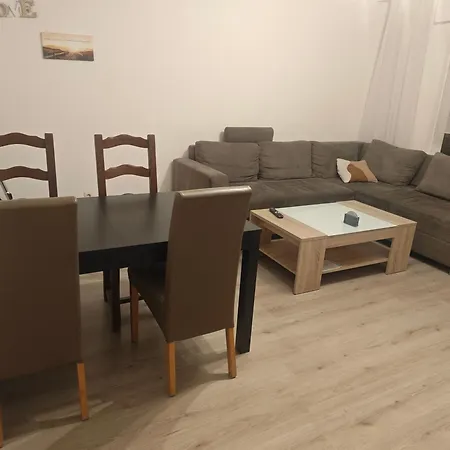 Apartment Work&stay 6 Betten Dusche Küche Balkon Garten