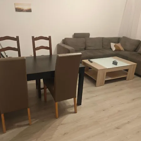 Apartment Work&stay 6 Betten Dusche Küche Balkon Garten *