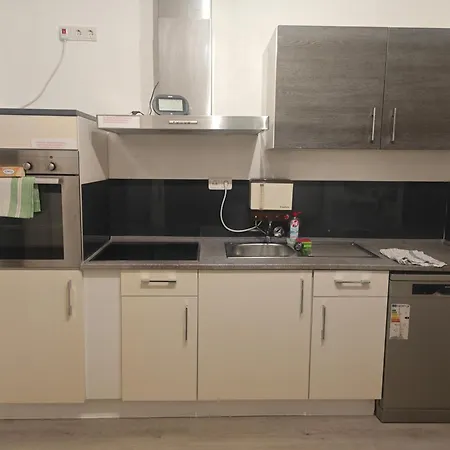 Apartmán Work And Unten 6 Betten Dusche Kueche Balkon Garten *