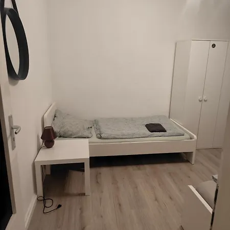 Work&stay 6 Betten Dusche Küche Balkon Garten Apartment